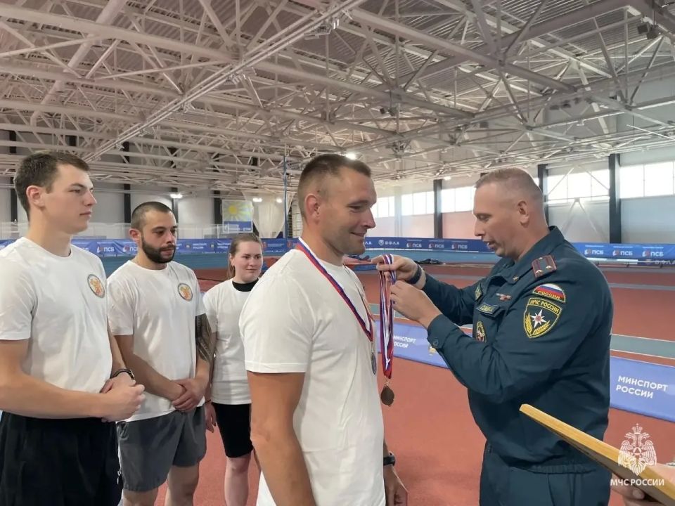 #МЧСзаЗОЖ. Спасатели определили лучших в соревнованиях по легкой атлетике В спортивном манеже «Тулица» прошли соревнования по лёгкой атлетике в рамках Спартакиады территориального пожарно-спасательного гарнизона Тульской... #МЧСзаЗОЖ. Спасатели определили лучших в соревнованиях по легкой атлетике В спортивном манеже «Тулица» прошли соревнования по лёгкой атлетике в рамках Спартакиады территориального пожарно-спасательного гарнизона Тульской...