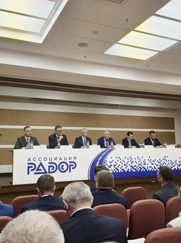 Представители Тульской области приняли участие в заседании Совета директоров Ассоциации «РАДОР» Представители Тульской области приняли участие в заседании Совета директоров Ассоциации «РАДОР»