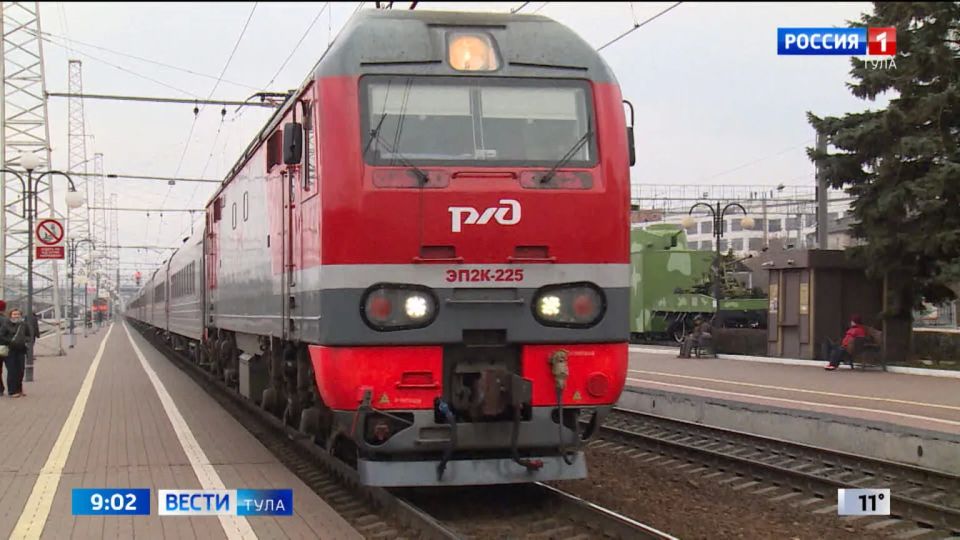 10-летнего мальчика спасли от наезда поезда