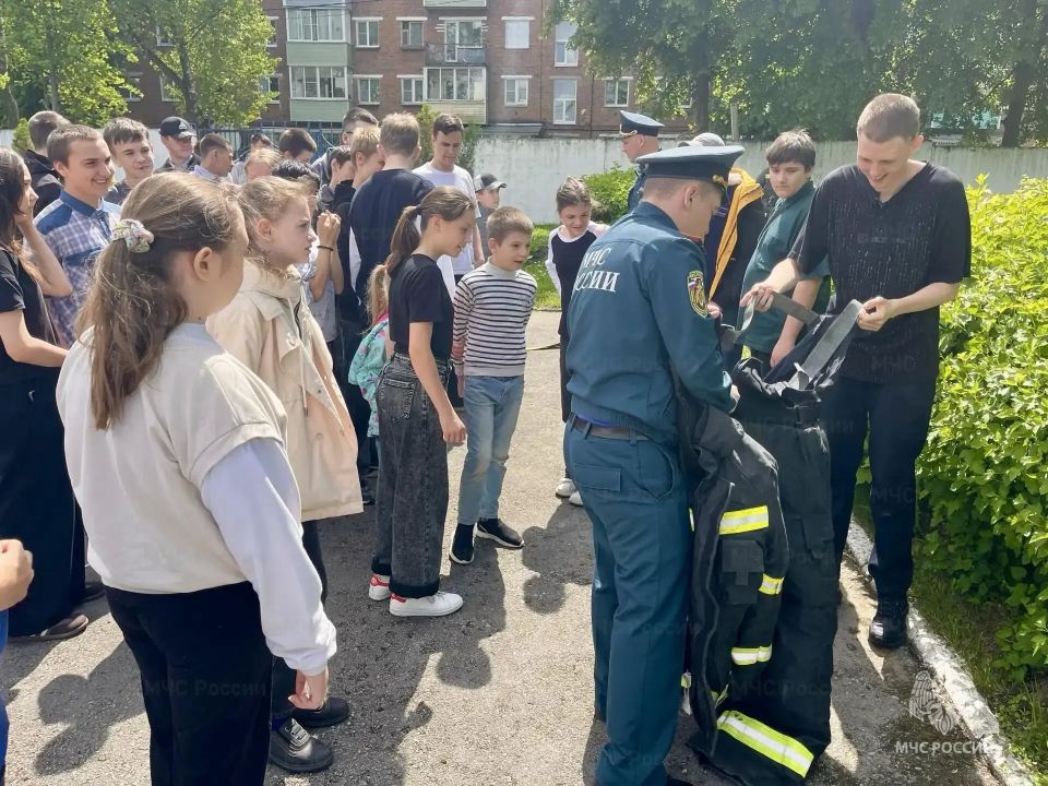Сотрудники МЧС России провели комплексные профилактические мероприятия в социальных учреждениях Суворовского и Дубенского района Сотрудники МЧС России провели комплексные профилактические мероприятия в социальных учреждениях Суворовского и Дубенского района