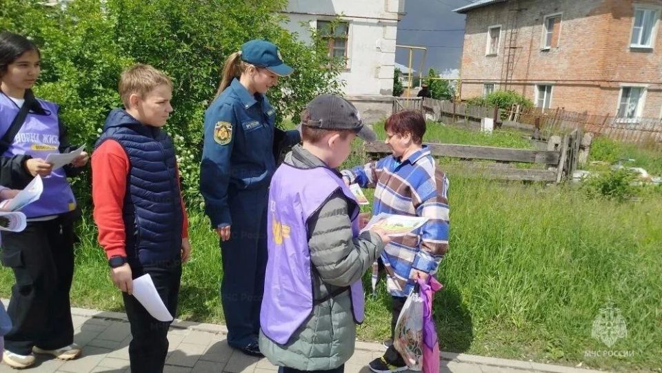 Сотрудники МЧС России провели комплексные профилактические мероприятия в социальных учреждениях Суворовского и Дубенского района Сотрудники МЧС России провели комплексные профилактические мероприятия в социальных учреждениях Суворовского и Дубенского района