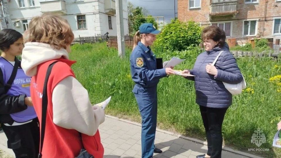 Сотрудники МЧС России провели комплексные профилактические мероприятия в социальных учреждениях Суворовского и Дубенского района Сотрудники МЧС России провели комплексные профилактические мероприятия в социальных учреждениях Суворовского и Дубенского района