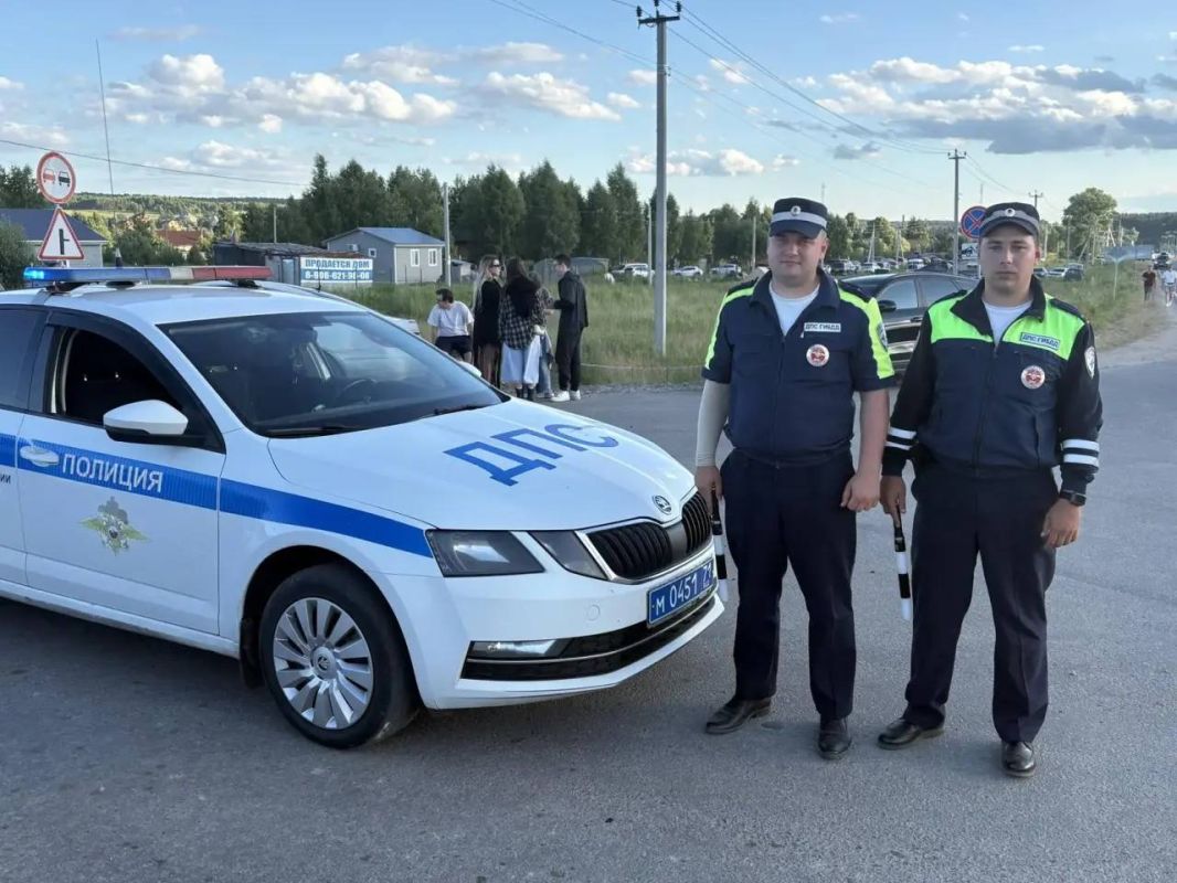 В Алексинском районе полицейские обеспечили безопасность и общественный порядок на музыкальном фестивале В Алексинском районе полицейские обеспечили безопасность и общественный порядок на музыкальном фестивале