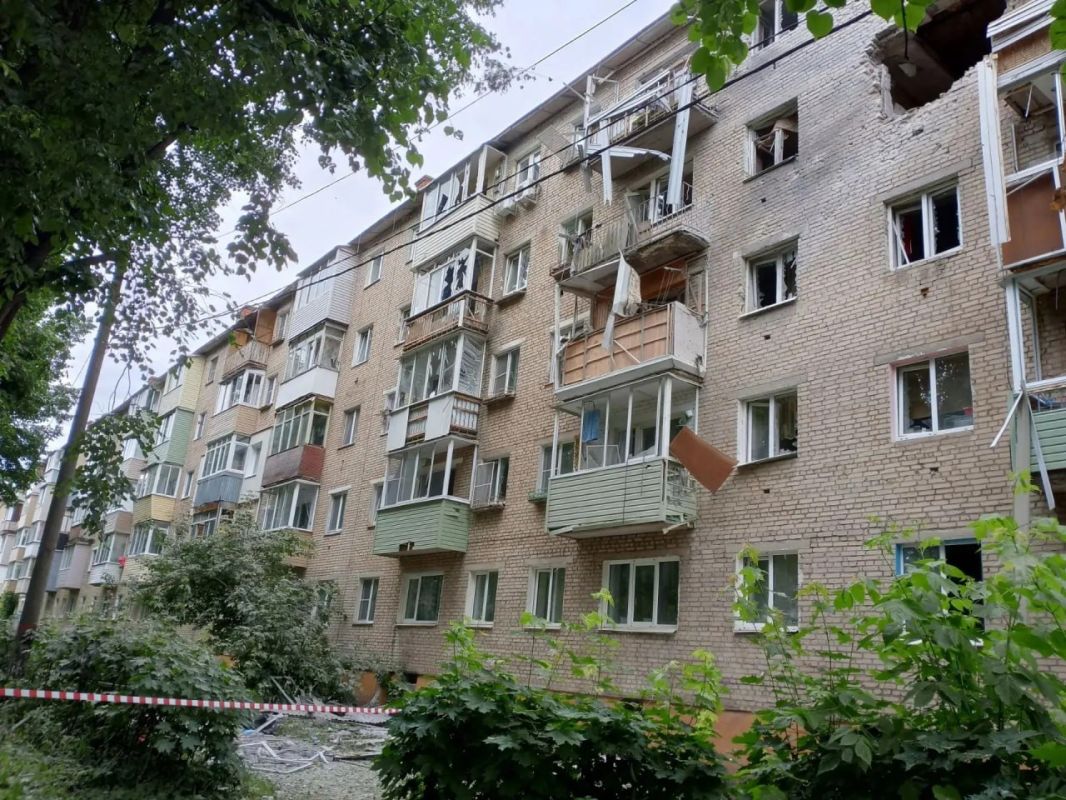 Спасатели приступили к разбору завалов в доме, который пострадал от БПЛА