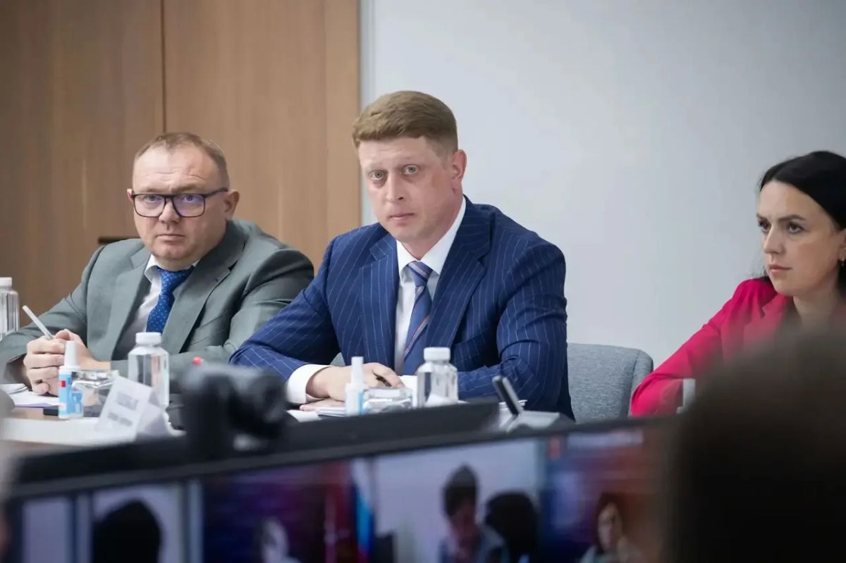 Михаил Пантелеев провел заседание комиссии по безопасности дорожного движения в Тульской области Михаил Пантелеев провел заседание комиссии по безопасности дорожного движения в Тульской области