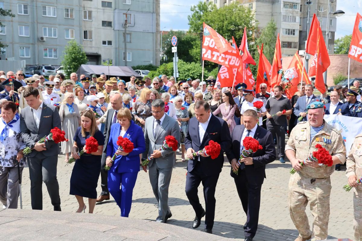 Алексей Эрк принял участие в митинге, посвященном Дню ветеранов боевых действий Алексей Эрк принял участие в митинге, посвященном Дню ветеранов боевых действий