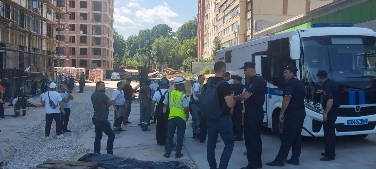 В Туле сотрудники полиции провели профилактические рейды на строительных площадках В Туле сотрудники полиции провели профилактические рейды на строительных площадках