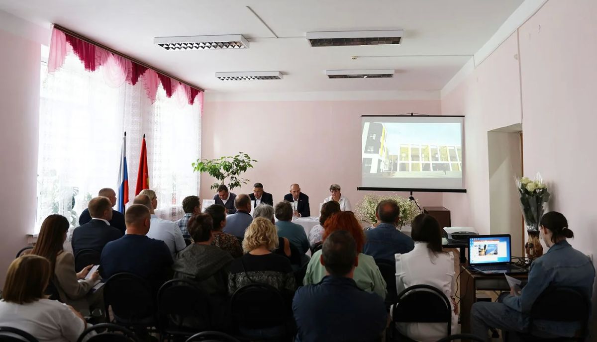 В поселке Рождественском состоялась встреча с активом В поселке Рождественском состоялась встреча с активом