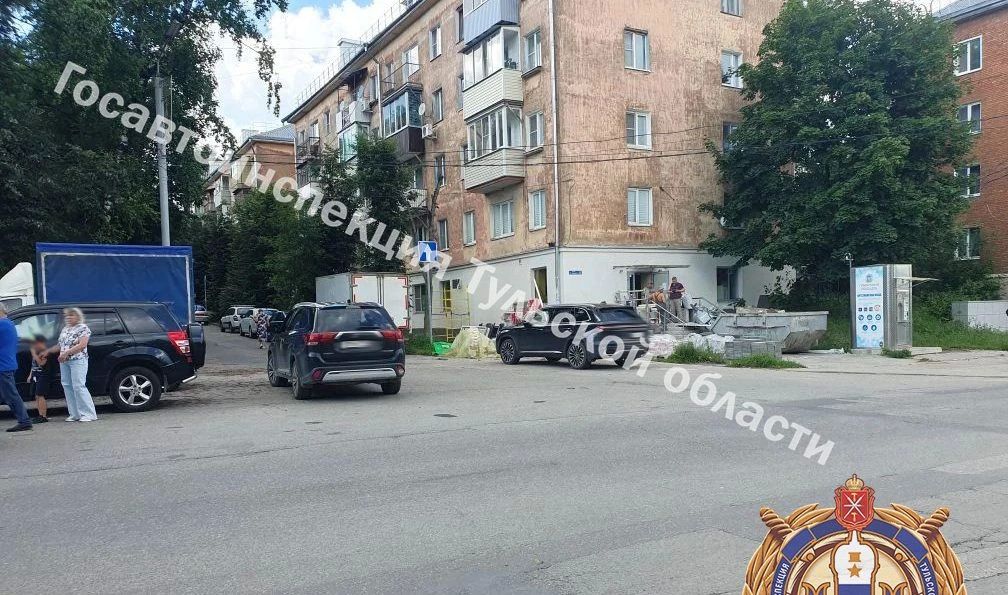 В Туле на улице М. Горького иномарка сбила пешехода