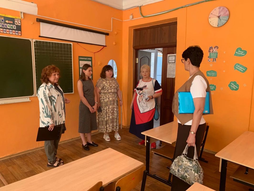 Первый заместитель председателя Тульской городской Думы, член фракции «Единая Россия» Анастасия Дементьева в составе межведомственной комиссии проверила готовность первого корпуса МБОУ «Центр образования № 34 имени Героя... Первый заместитель председателя Тульской городской Думы, член фракции «Единая Россия» Анастасия Дементьева в составе межведомственной комиссии проверила готовность первого корпуса МБОУ «Центр образования № 34 имени Героя...