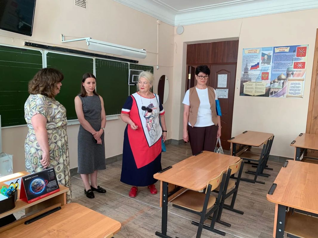 Первый заместитель председателя Тульской городской Думы, член фракции «Единая Россия» Анастасия Дементьева в составе межведомственной комиссии проверила готовность первого корпуса МБОУ «Центр образования № 34 имени Героя... Первый заместитель председателя Тульской городской Думы, член фракции «Единая Россия» Анастасия Дементьева в составе межведомственной комиссии проверила готовность первого корпуса МБОУ «Центр образования № 34 имени Героя...