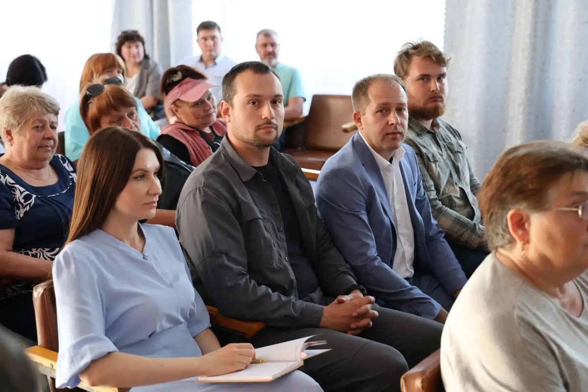 В Хрущево состоялась встреча с жителями В Хрущево состоялась встреча с жителями