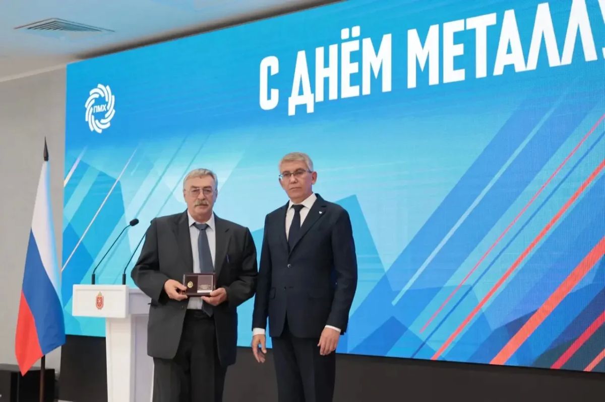 Дмитрий Миляев: Металлург — звучит гордо!. В преддверии профессионального праздника поздравил сотрудников предприятий Промышленно-металлургического холдинга Дмитрий Миляев: Металлург — звучит гордо!. В преддверии профессионального праздника поздравил сотрудников предприятий Промышленно-металлургического холдинга