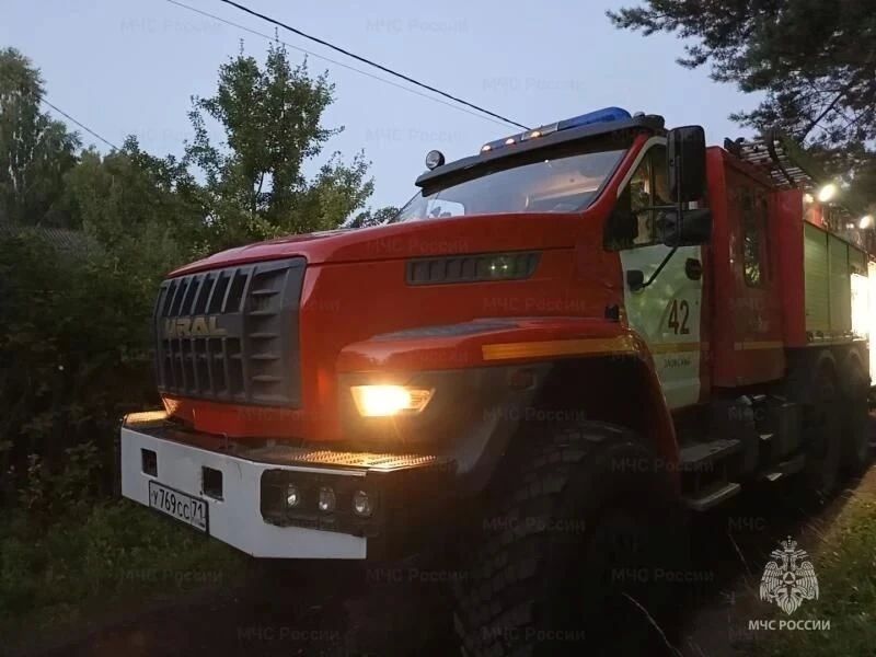 В Заокском районе загорелся жилой дом