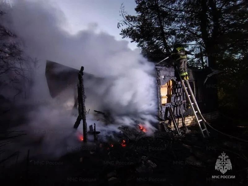 В Заокском районе загорелся жилой дом В Заокском районе загорелся жилой дом