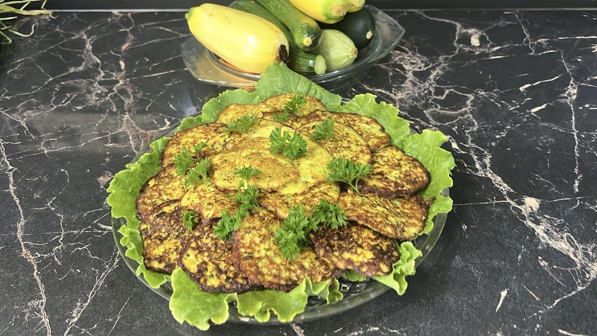 Летние оладьи из кабачков: простое и вкусное блюдо для всей семьи