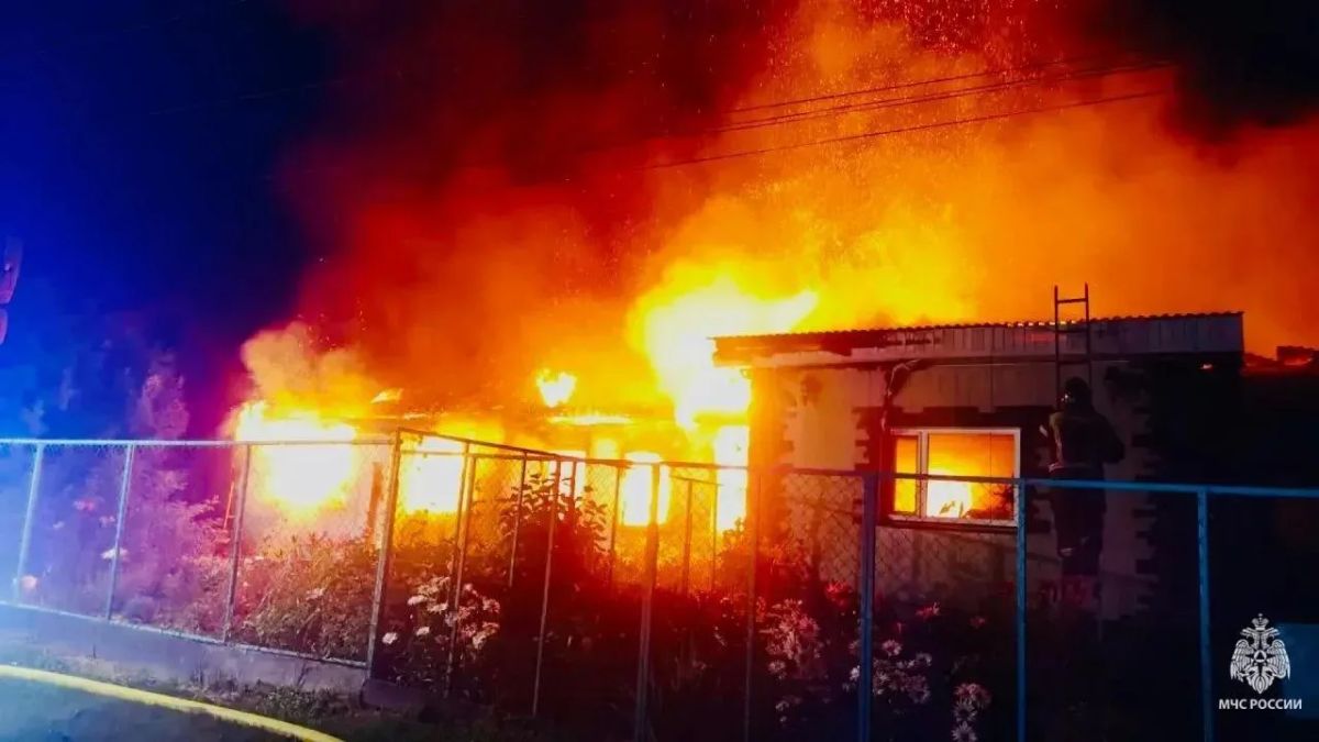 Ночной пожар в Богородицком районе унес жизнь человека Ночной пожар в Богородицком районе унес жизнь человека