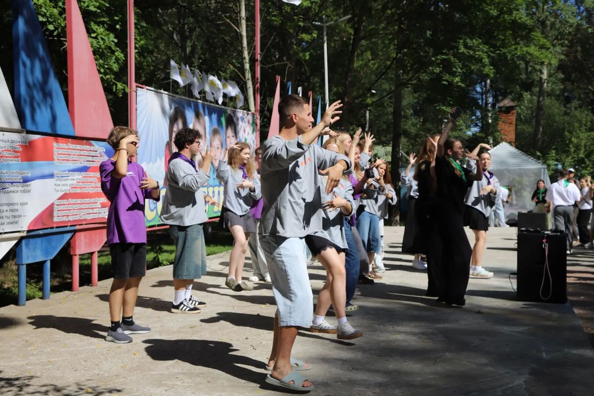 Первый заместитель председателя Тульской городской Думы, член фракции «Единая Россия» Анастасия Дементьева посетила детский оздоровительный лагерь «Солнечный», где началась тематическая смена «Ребячья республика» Первый заместитель председателя Тульской городской Думы, член фракции «Единая Россия» Анастасия Дементьева посетила детский оздоровительный лагерь «Солнечный», где началась тематическая смена «Ребячья республика»