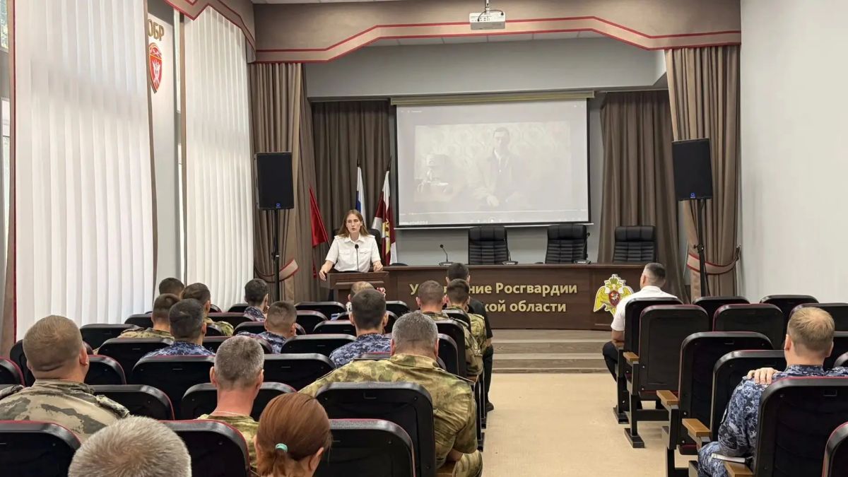 Сотрудники Госавтоинспекции города Тулы провели профилактическую беседу в управлении Росгвардии по Тульской области Сотрудники Госавтоинспекции города Тулы провели профилактическую беседу в управлении Росгвардии по Тульской области