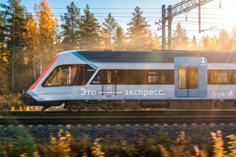 Тулякам показали дизайн поездов ЦТУ Тулякам показали дизайн поездов ЦТУ