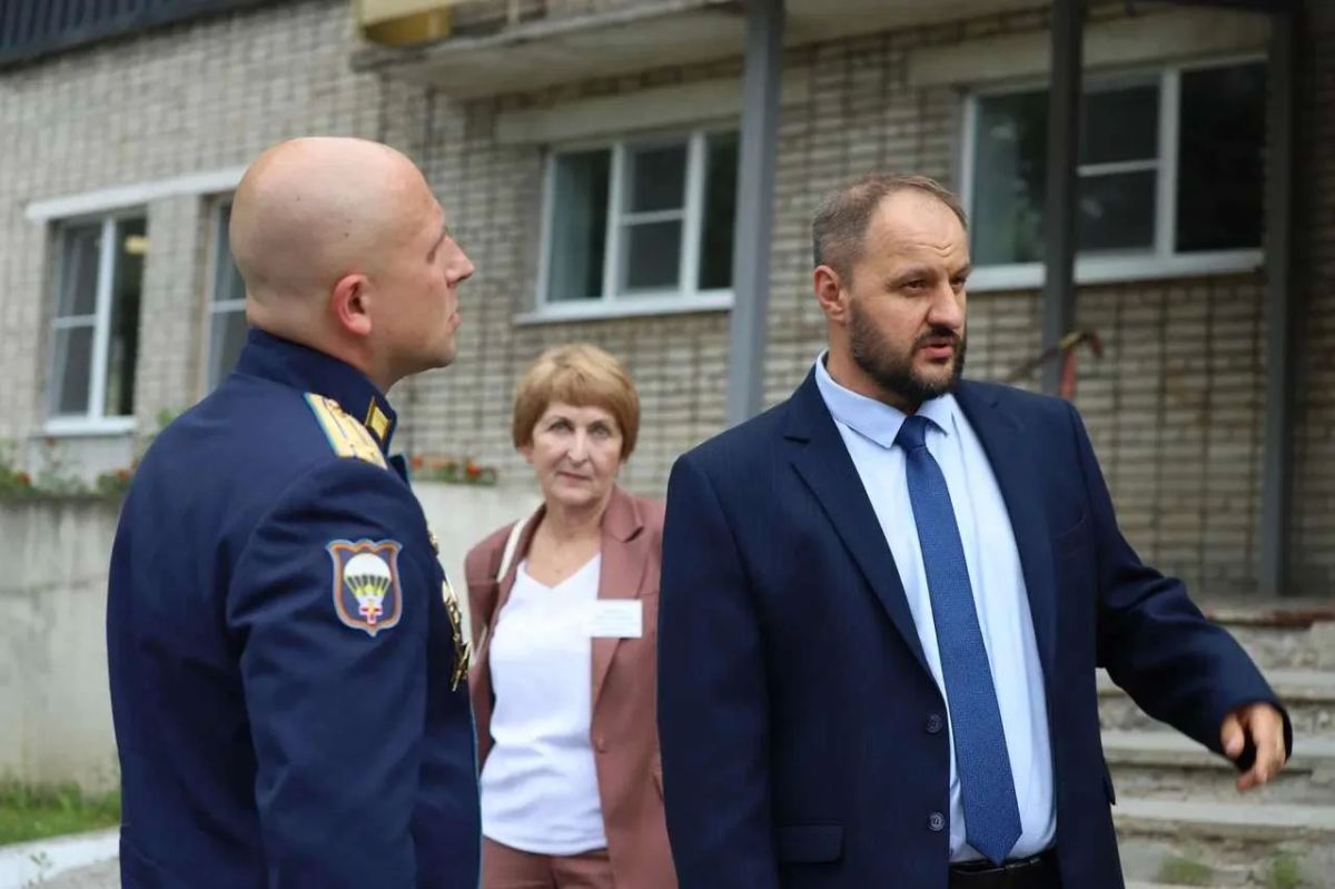 Суворовскую районную больницу посетил ветеран СВО Юрий Бровко Суворовскую районную больницу посетил ветеран СВО Юрий Бровко