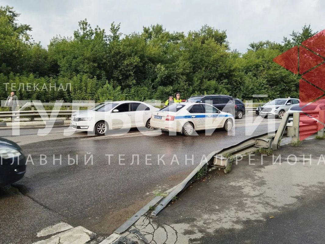В Мясново мерседес «поцеловал» шкоду В Мясново мерседес «поцеловал» шкоду