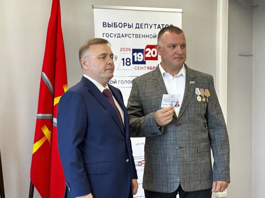 Первые зарегистрированные тульские кандидаты получили удостоверения Первые зарегистрированные тульские кандидаты получили удостоверения