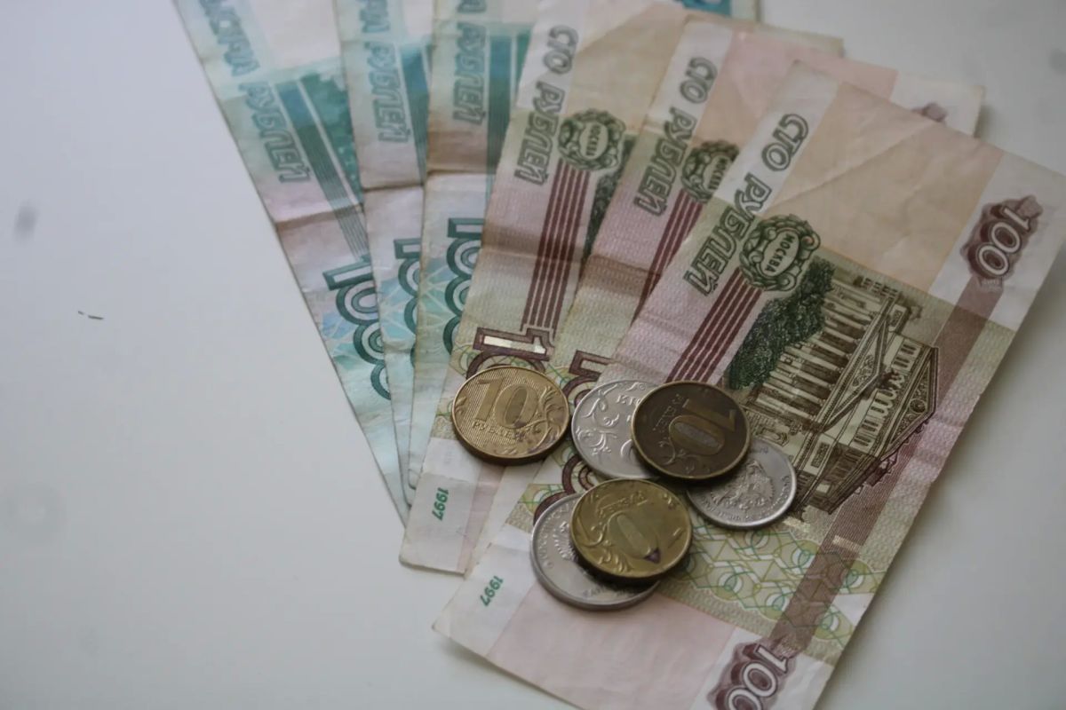 Более 780 млн рублей ушло на зарплаты чиновников в Тульской области за полгода