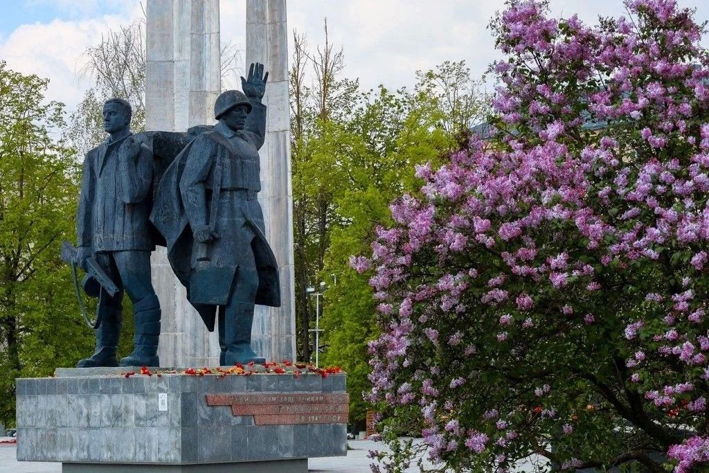Илья Беспалов: Состояние мемориальных комплексов и воинских захоронений в регионе находится на контроле Илья Беспалов: Состояние мемориальных комплексов и воинских захоронений в регионе находится на контроле