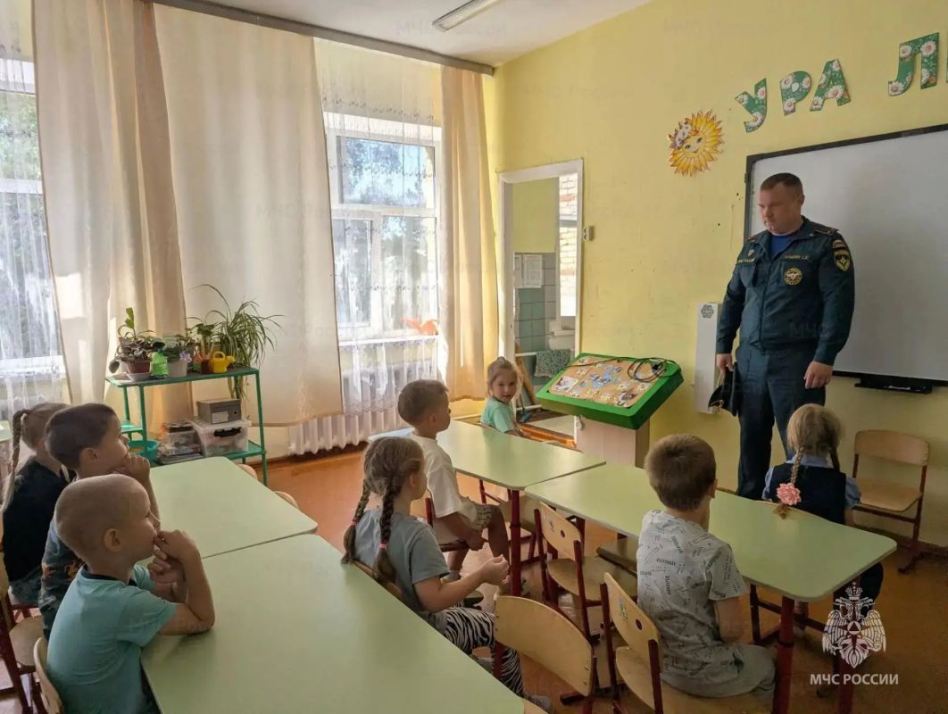 Спасатели провели профилактические занятия для детей в Одоевском и Арсеньевском районах Спасатели провели профилактические занятия для детей в Одоевском и Арсеньевском районах