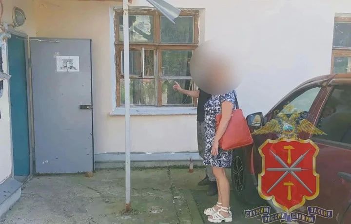 В Кимовске полиция задержала вора, залезшего в квартиру через форточку В Кимовске полиция задержала вора, залезшего в квартиру через форточку
