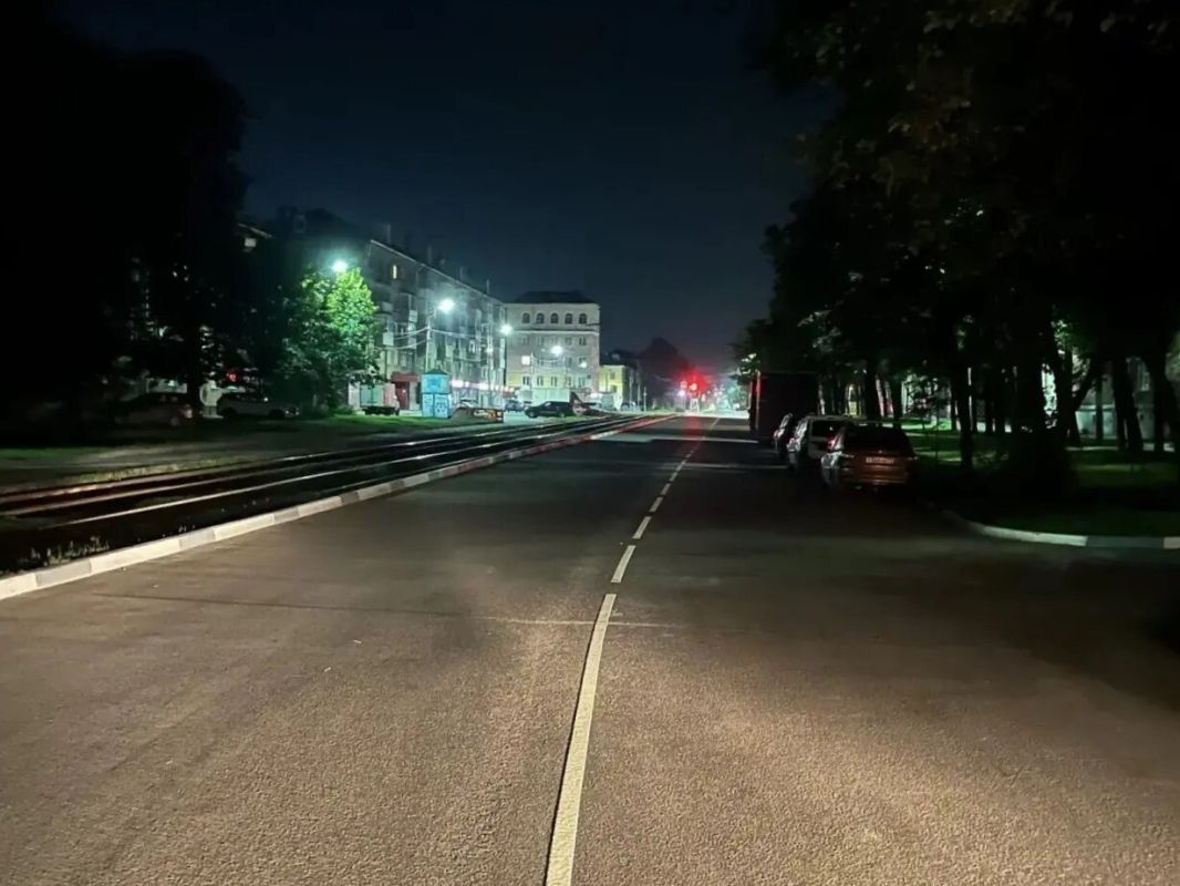 В Туле продолжают обновлять дорожную разметку В Туле продолжают обновлять дорожную разметку