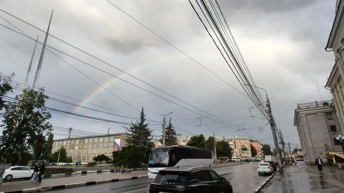 Смотрите, какая красивая радуга появилась над Тулой!