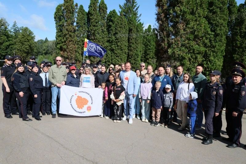 В Туле сотрудники полиции и общественники приняли участие в акции «10 000 шагов с кардиологом» В Туле сотрудники полиции и общественники приняли участие в акции «10 000 шагов с кардиологом»