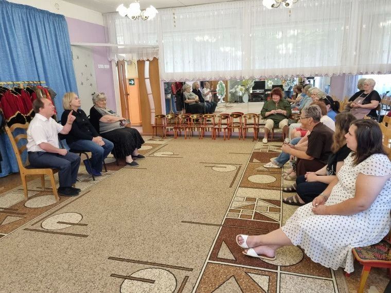 Депутаты Тульской городской Думы, члены фракции «Единая Россия» посетили дошкольные учреждения центров образования № 39, 5, 40, 22, гимназии №1 Депутаты Тульской городской Думы, члены фракции «Единая Россия» посетили дошкольные учреждения центров образования № 39, 5, 40, 22, гимназии №1