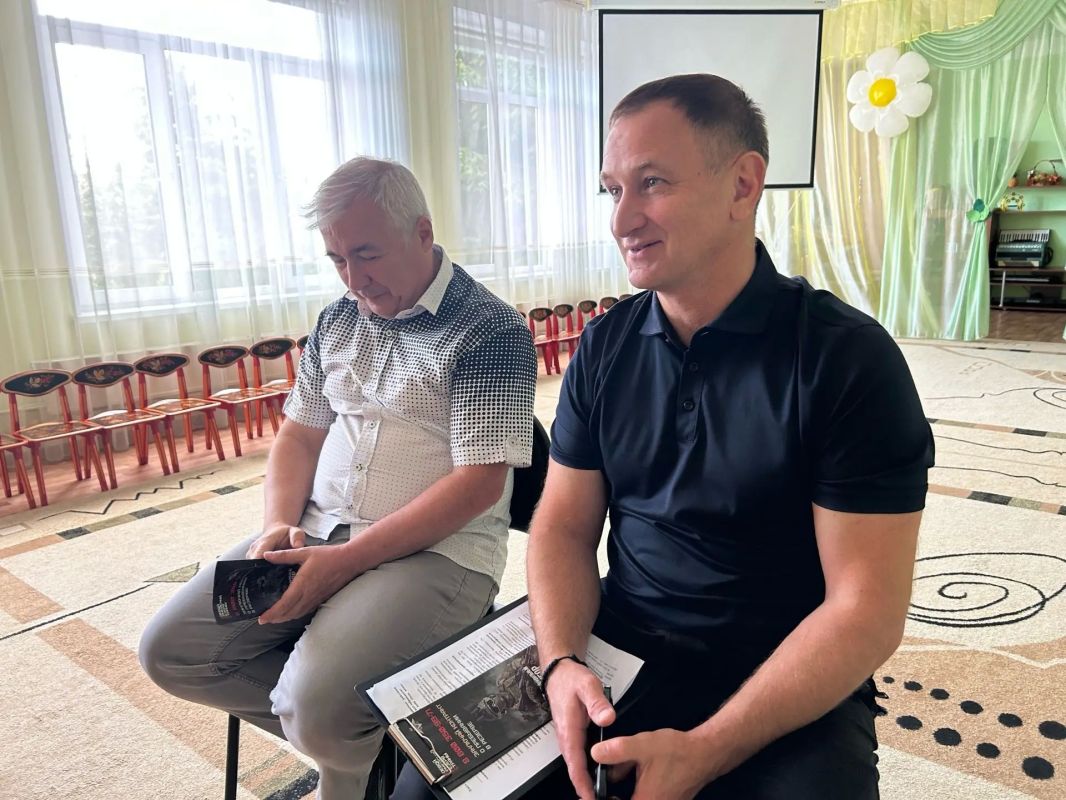Депутаты Тульской городской Думы, члены фракции «Единая Россия» посетили дошкольные учреждения центров образования № 39, 5, 40, 22, гимназии №1 Депутаты Тульской городской Думы, члены фракции «Единая Россия» посетили дошкольные учреждения центров образования № 39, 5, 40, 22, гимназии №1