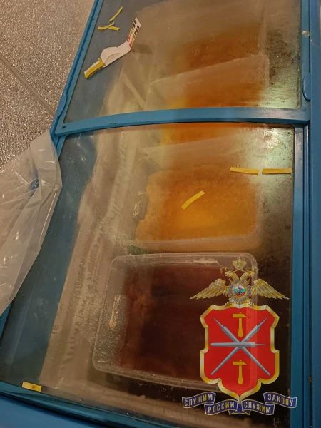 В селе Дьяконово Тульской области в частном доме и пристройках полицейские обнаружили специализированную нарколабораторию с оборудованием, химикатами и готовым товаром — всего около 100 кг В селе Дьяконово Тульской области в частном доме и пристройках полицейские обнаружили специализированную нарколабораторию с оборудованием, химикатами и готовым товаром — всего около 100 кг