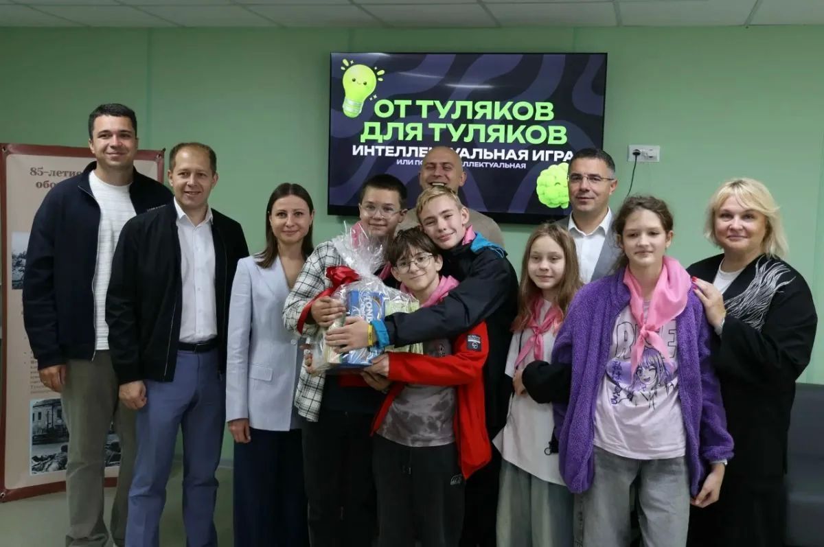 От спортивных занятий до изучения истории края: Алексей Эрк и депутаты познакомились с организацией отдыха в лагере «Орленок» От спортивных занятий до изучения истории края: Алексей Эрк и депутаты познакомились с организацией отдыха в лагере «Орленок»