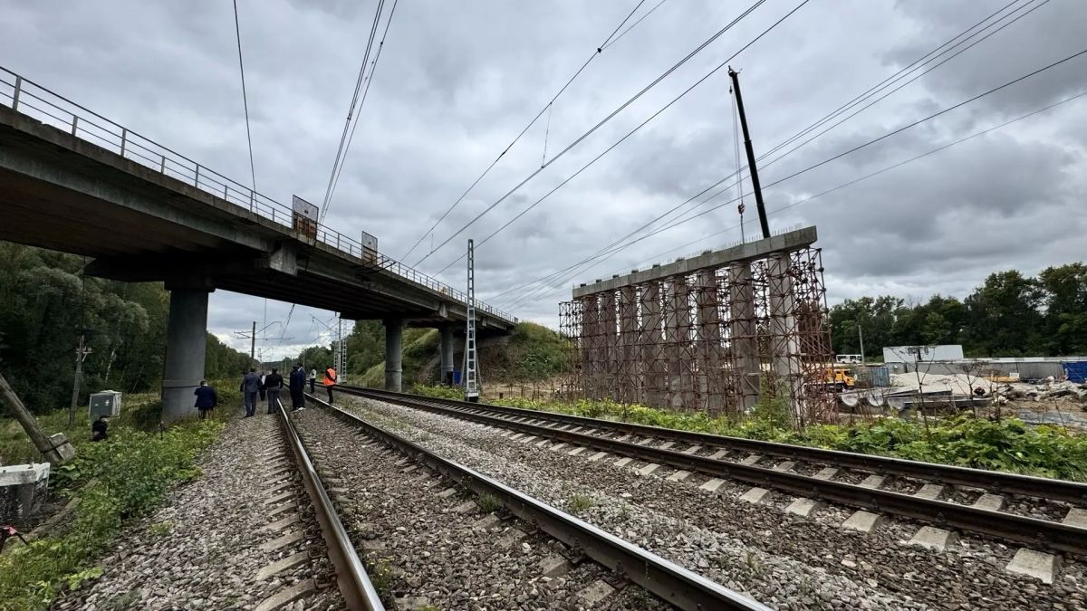 Движение по путепроводу на 129-м километре трассы М-2 «Крым» в Тульской области временно перекрыто Движение по путепроводу на 129-м километре трассы М-2 «Крым» в Тульской области временно перекрыто