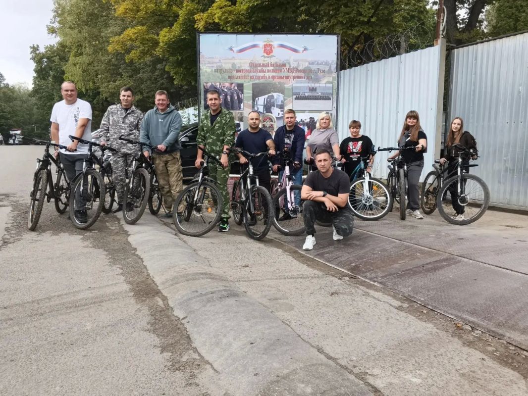 В Туле сотрудники батальона патрульно-постовой службы провели мероприятия, посвященные профессиональному празднику В Туле сотрудники батальона патрульно-постовой службы провели мероприятия, посвященные профессиональному празднику