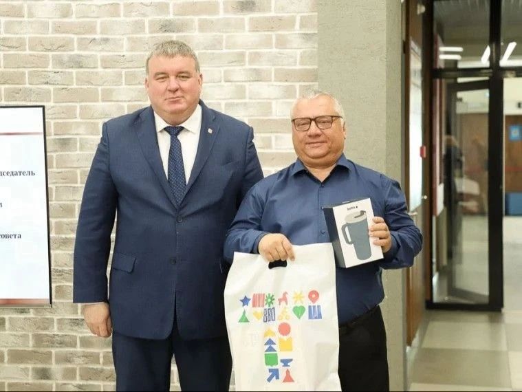 Илья Беспалов: Встретился с победителями конкурса «Красивый город» Илья Беспалов: Встретился с победителями конкурса «Красивый город»