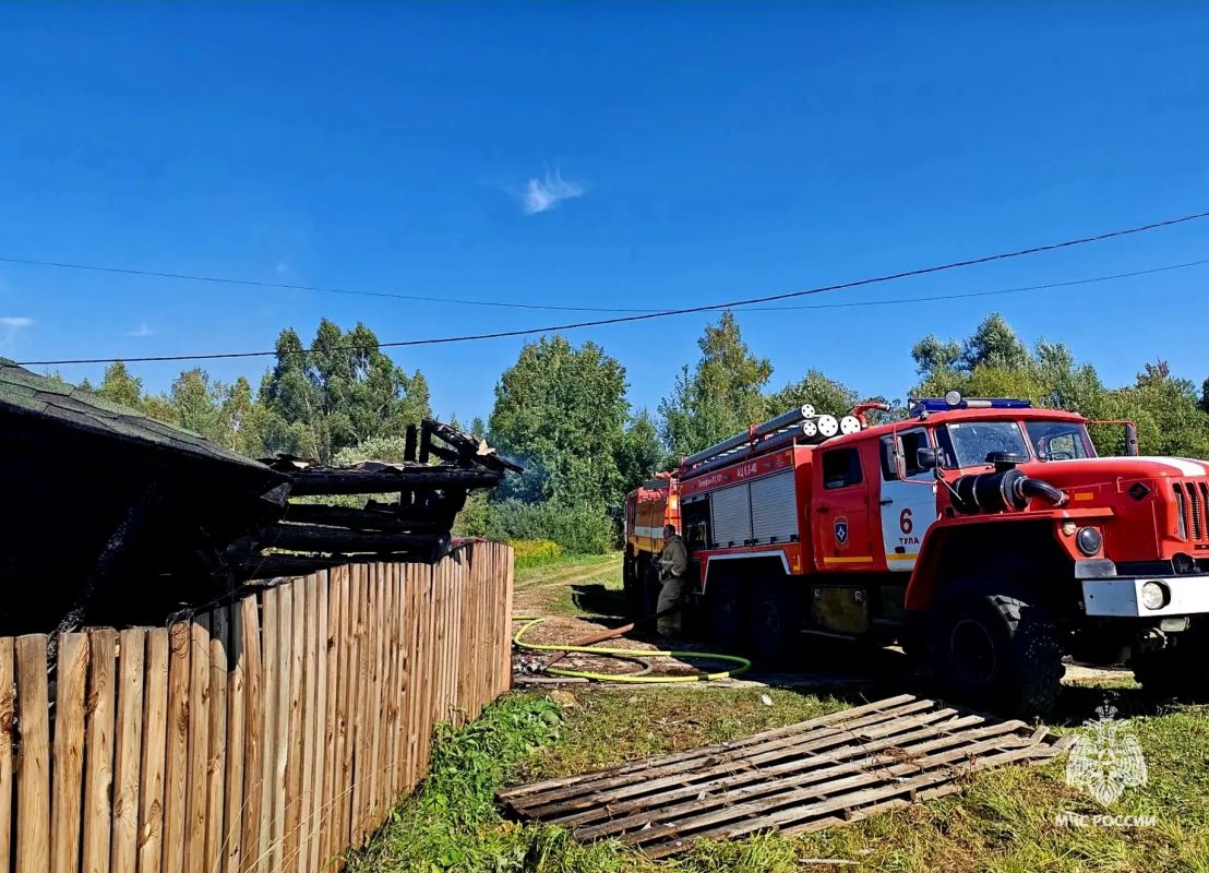 При пожаре под Тулой погиб мужчина При пожаре под Тулой погиб мужчина