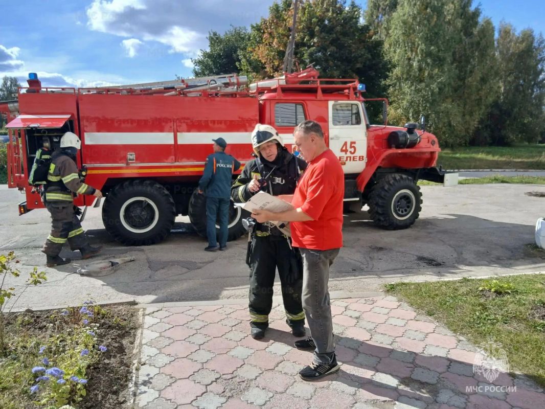 Белевские спасатели провели пожарно-тактические учения на объекте здравоохранения Белевские спасатели провели пожарно-тактические учения на объекте здравоохранения