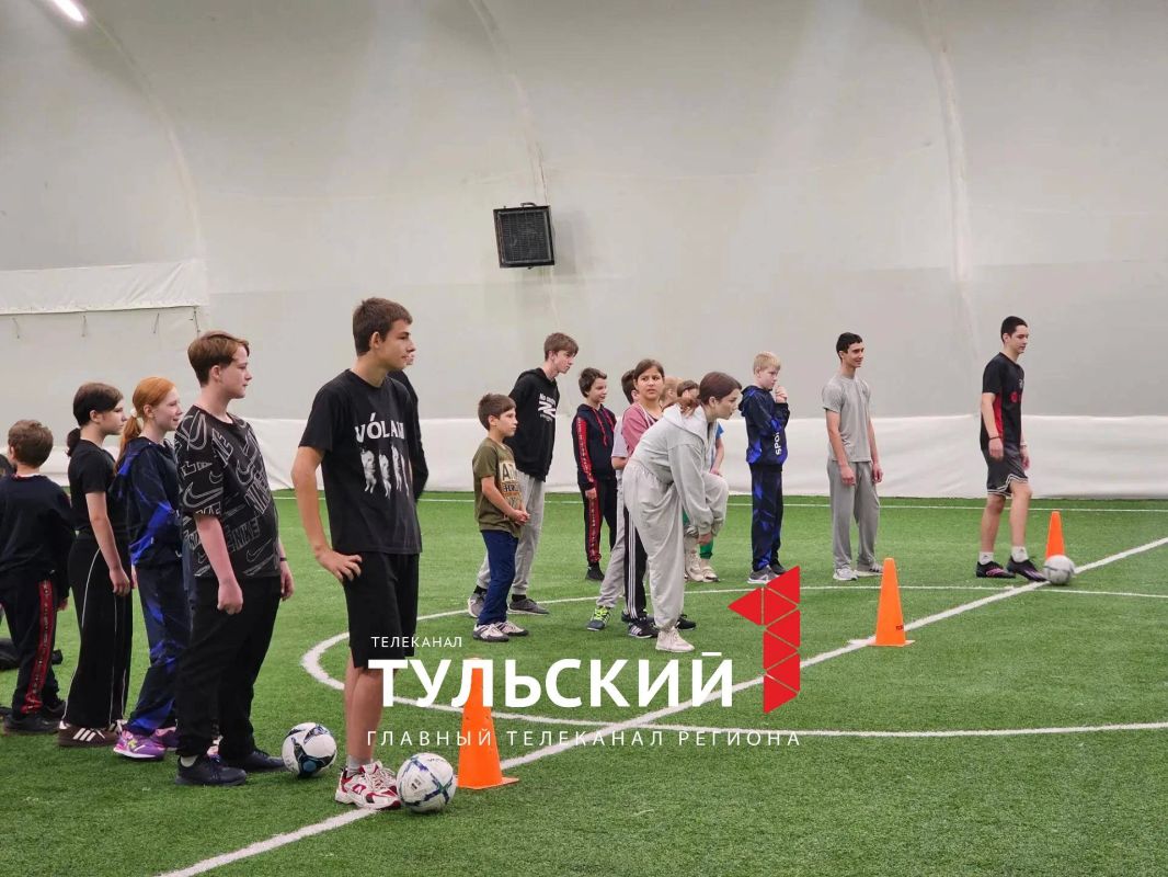 Воспитанники щёкинского соццентра побывали в гостях у тульского «Арсенала» Воспитанники щёкинского соццентра побывали в гостях у тульского «Арсенала»