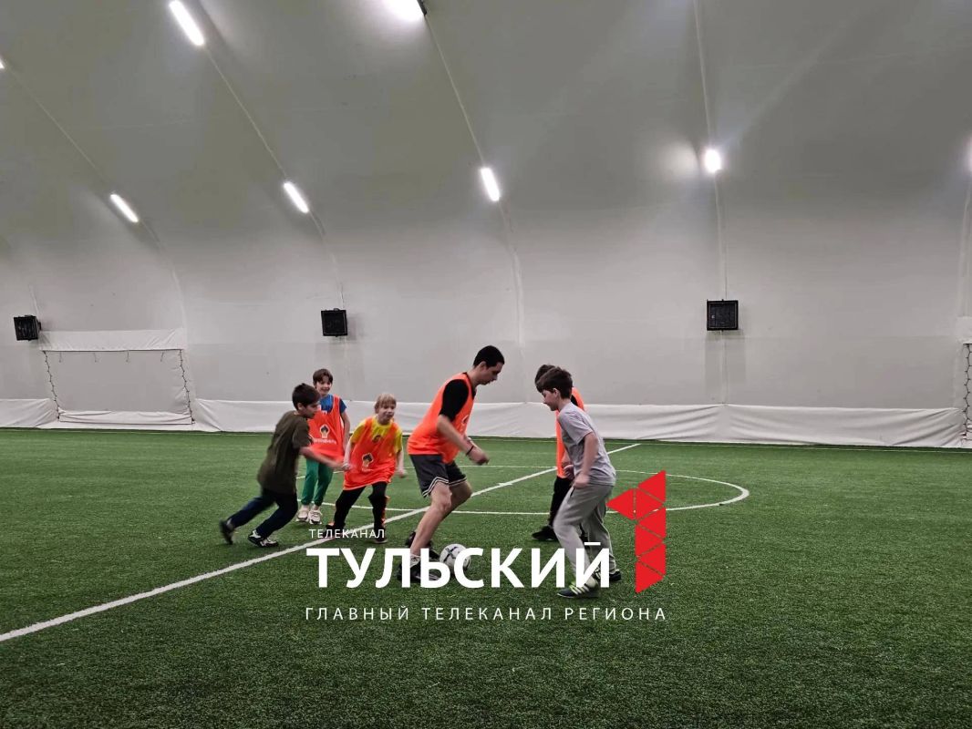 Воспитанники щёкинского соццентра побывали в гостях у тульского «Арсенала» Воспитанники щёкинского соццентра побывали в гостях у тульского «Арсенала»