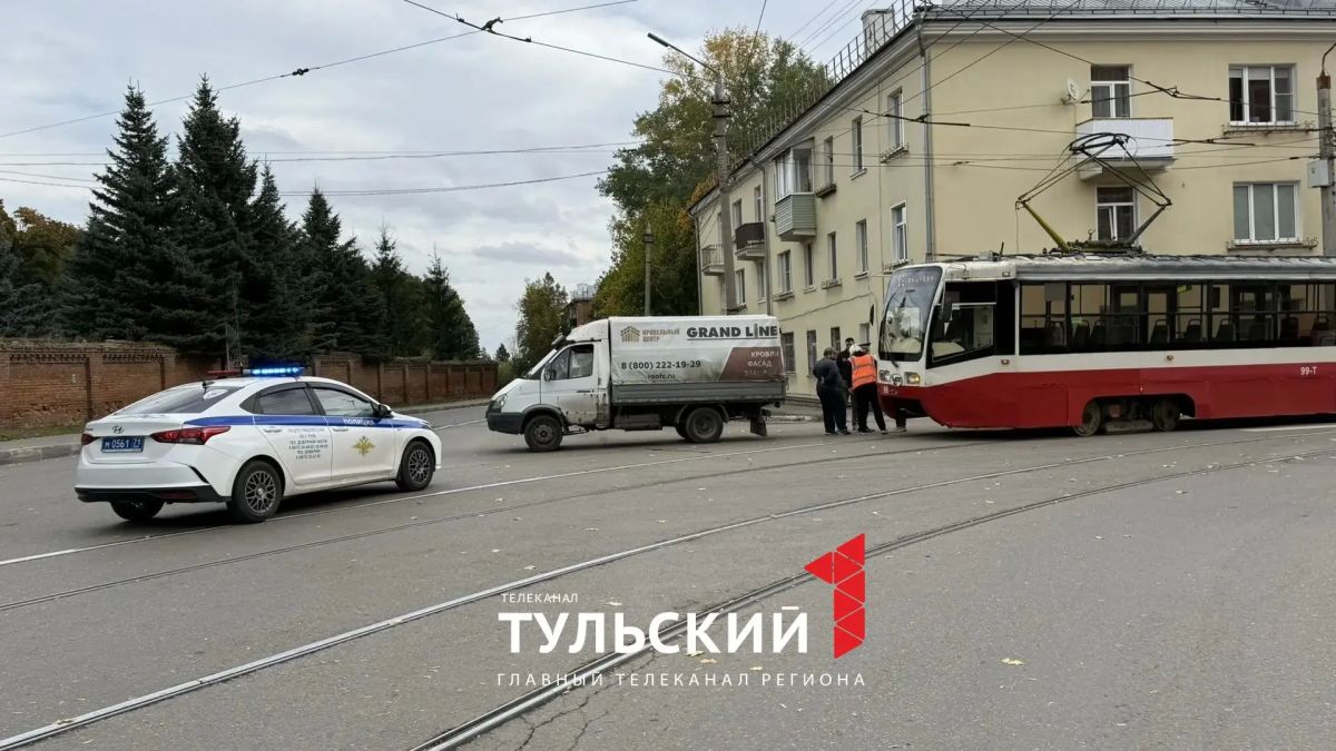 Сразу на трёх улицах в Туле остановлено движение трамваев
