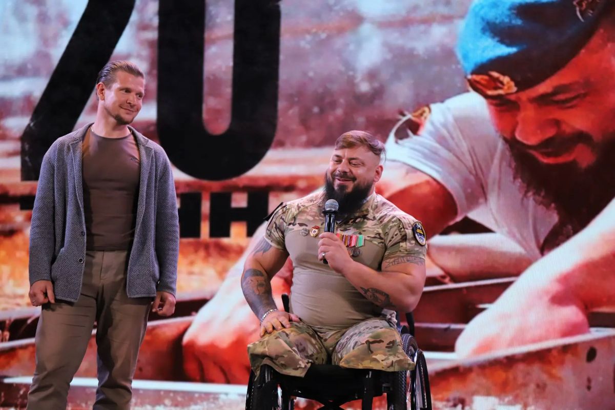 Евгений Смолянинов побывал на открытом показе фильма «20 ТОНН» Евгений Смолянинов побывал на открытом показе фильма «20 ТОНН»