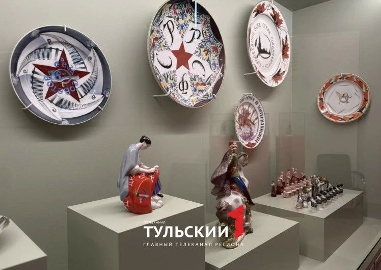 В Туле представили редкие экспонаты советского агитискусства