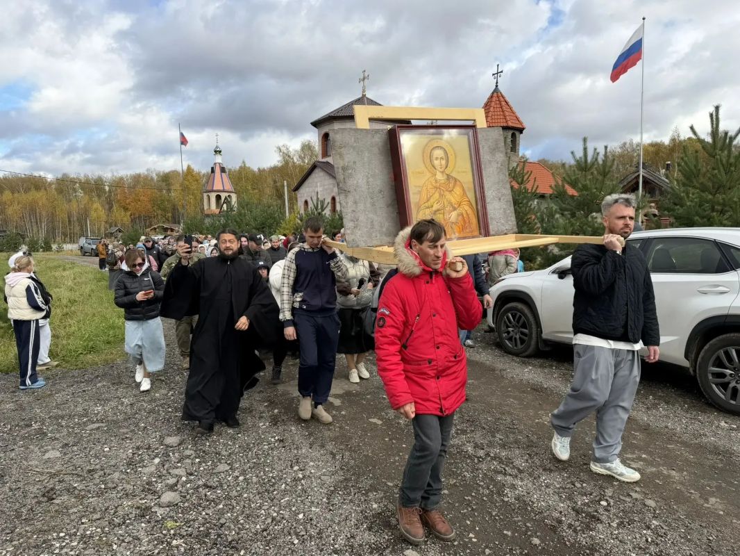 В деревне Фёдора Конюхова, в Залесском районе, заложили камень в строительство храма святого Великомученика и Целителя Пантелеимона с духовно-просветительским центром В деревне Фёдора Конюхова, в Залесском районе, заложили камень в строительство храма святого Великомученика и Целителя Пантелеимона с духовно-просветительским центром