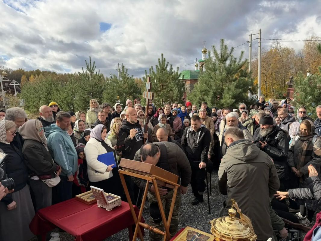 В деревне Фёдора Конюхова, в Залесском районе, заложили камень в строительство храма святого Великомученика и Целителя Пантелеимона с духовно-просветительским центром В деревне Фёдора Конюхова, в Залесском районе, заложили камень в строительство храма святого Великомученика и Целителя Пантелеимона с духовно-просветительским центром